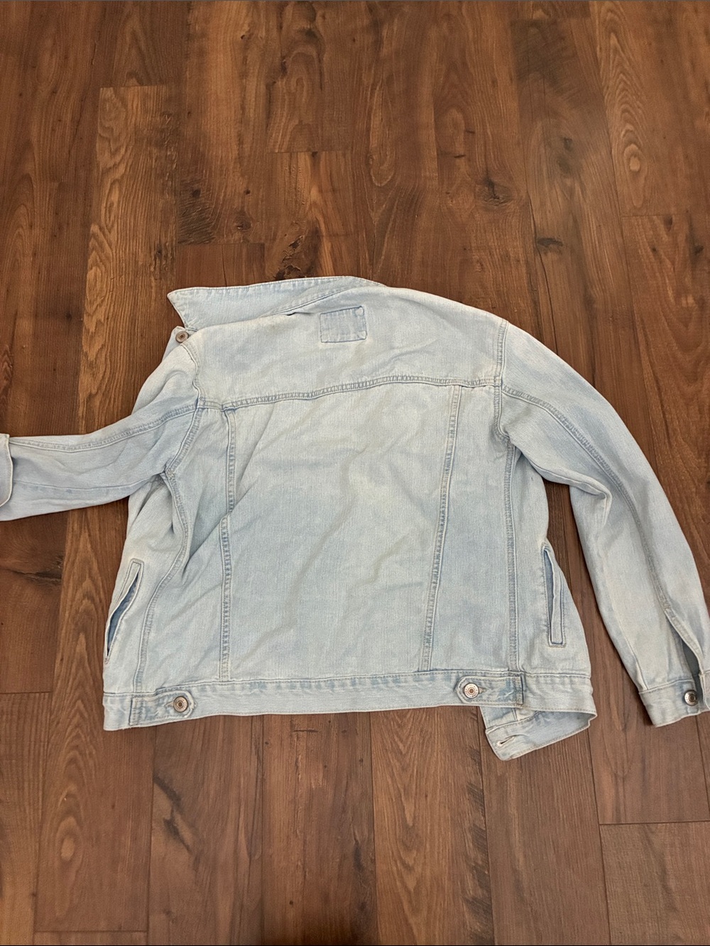 Forever 21 Oversized Light Wash Denim Jacket - Picture 4 of 4